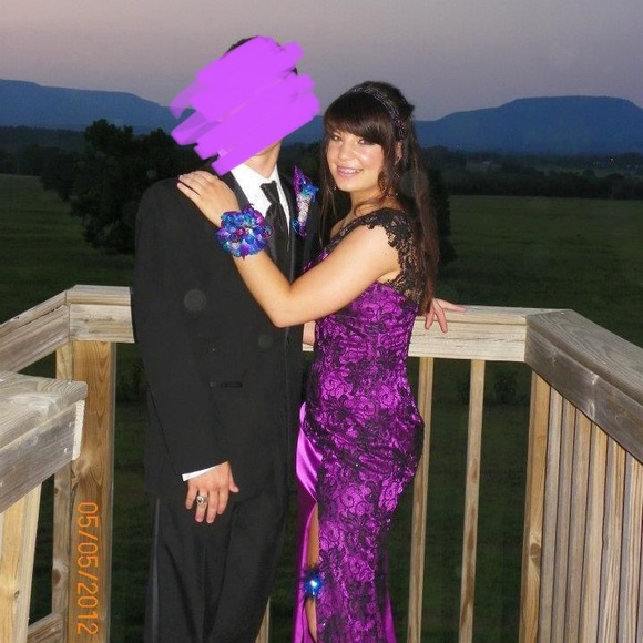 Purple with Black Lace Size 6 Prom/Formal Dress - Picture 4 of 4